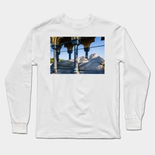 Monument to Grace Darling, Bamburgh Long Sleeve T-Shirt